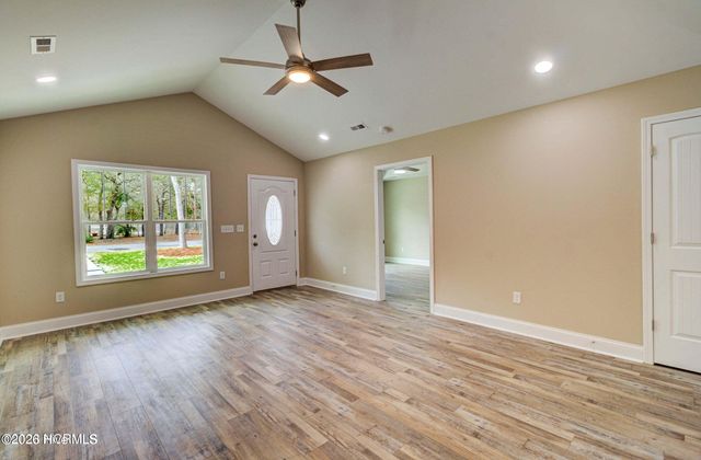 2044 N Tanglewood Drive SW, Supply, NC 28462