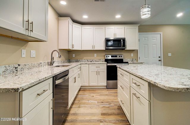 2044 N Tanglewood Drive SW, Supply, NC 28462