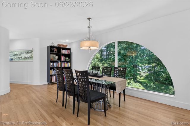 5255 Oak Hill Trail N, Commerce Charter Township, MI 48382