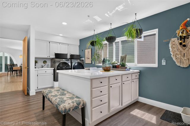 5255 Oak Hill Trail N, Commerce Charter Township, MI 48382