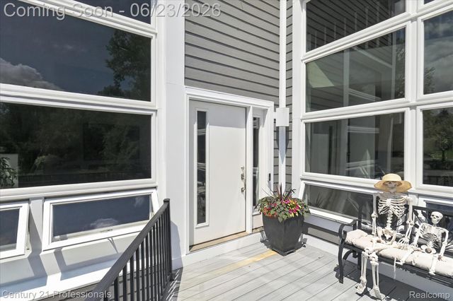 5255 Oak Hill Trail N, Commerce Charter Township, MI 48382