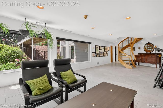 5255 Oak Hill Trail N, Commerce Charter Township, MI 48382