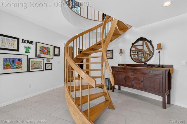 5255 Oak Hill Trail N, Commerce Charter Township, MI 48382