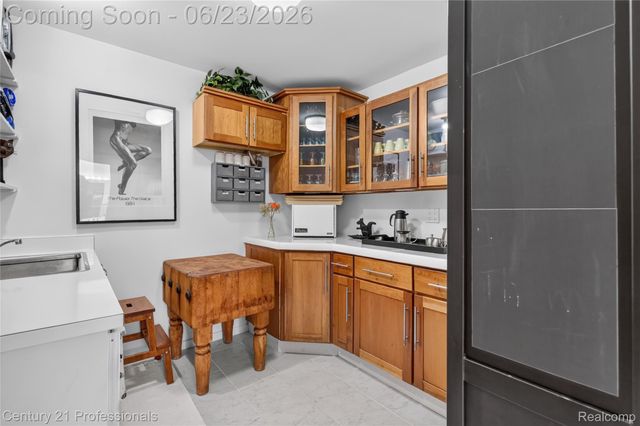 5255 Oak Hill Trail N, Commerce Charter Township, MI 48382