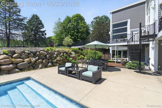5255 Oak Hill Trail N, Commerce Charter Township, MI 48382