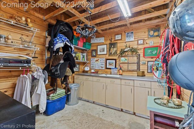 5255 Oak Hill Trail N, Commerce Charter Township, MI 48382