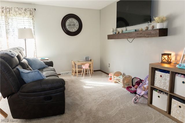 2122 Windham Street NE, Canton, OH 44721