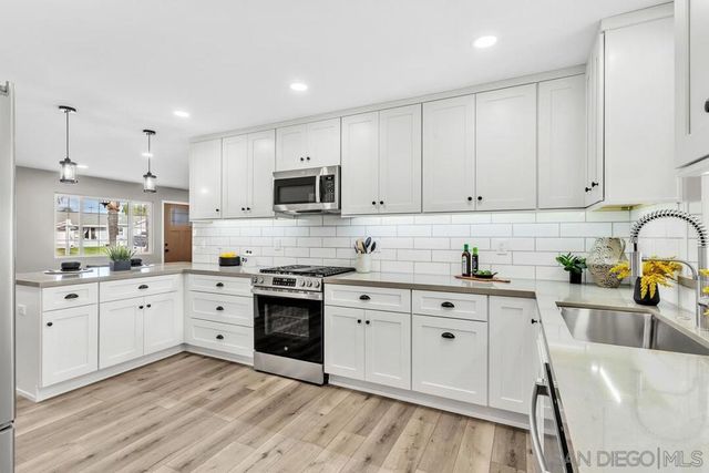 9209 Arnaz Way, Santee, CA 92071