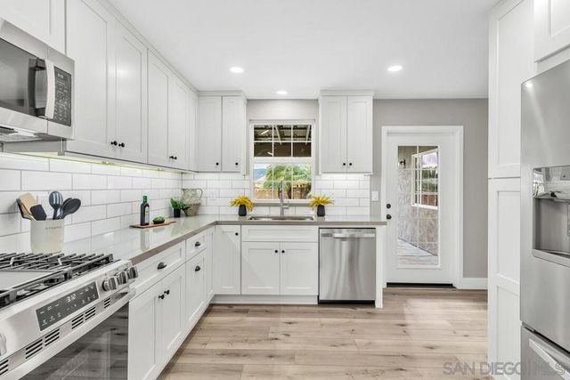 9209 Arnaz Way, Santee, CA 92071