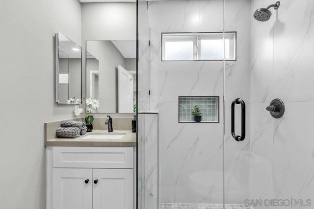 9209 Arnaz Way, Santee, CA 92071