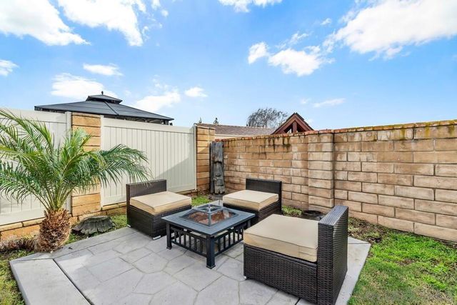 9209 Arnaz Way, Santee, CA 92071