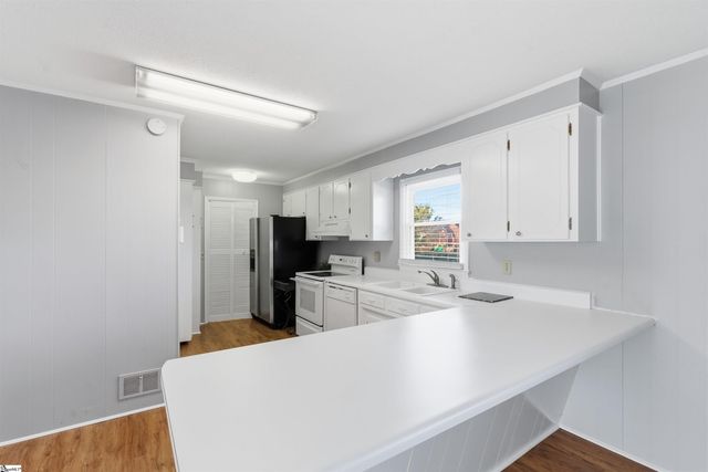 111 Mcdowell Drive, Boiling Springs, SC 29316