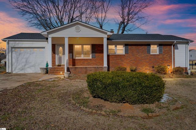 111 Mcdowell Drive, Boiling Springs, SC 29316