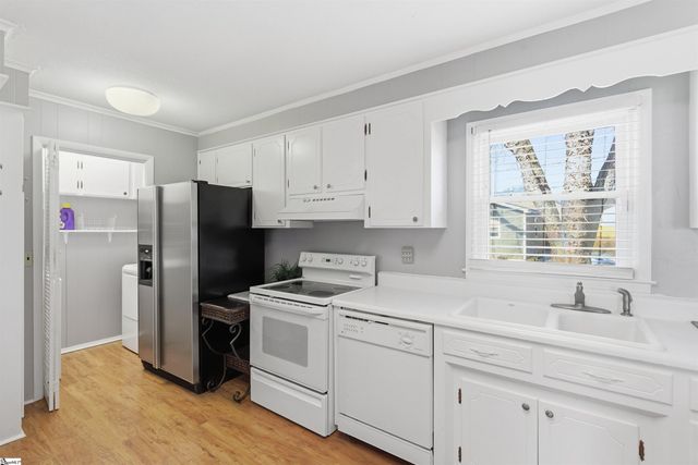 111 Mcdowell Drive, Boiling Springs, SC 29316