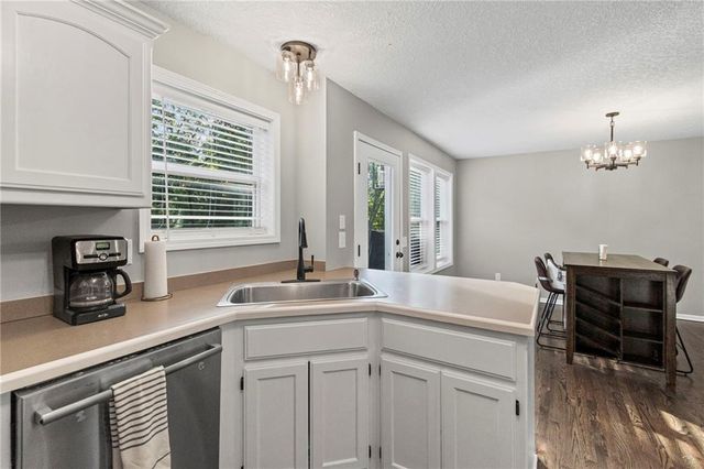 6009 Walnut Cove, Trimble, MO 64492