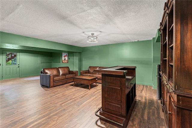 6009 Walnut Cove, Trimble, MO 64492