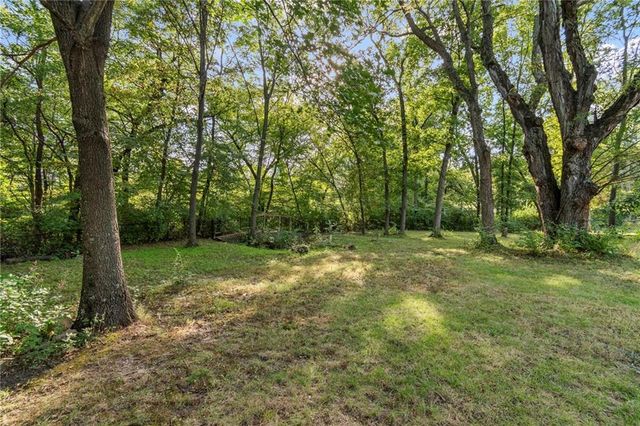 6009 Walnut Cove, Trimble, MO 64492