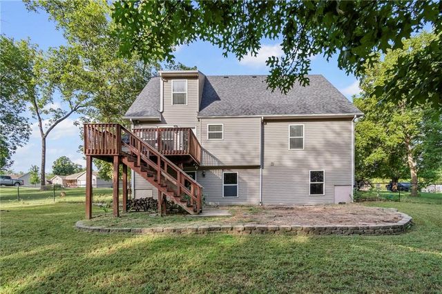 6009 Walnut Cove, Trimble, MO 64492