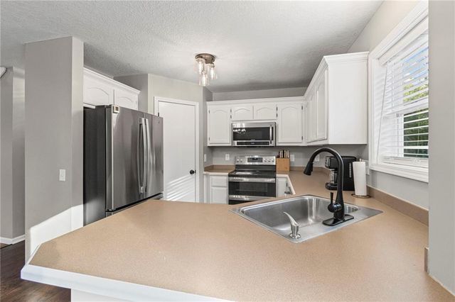 6009 Walnut Cove, Trimble, MO 64492