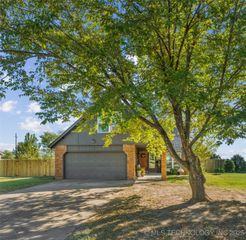 11633 S 267th East Avenue, Coweta, OK 74429