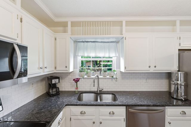 123 River Run Court, Georgetown, KY 40324