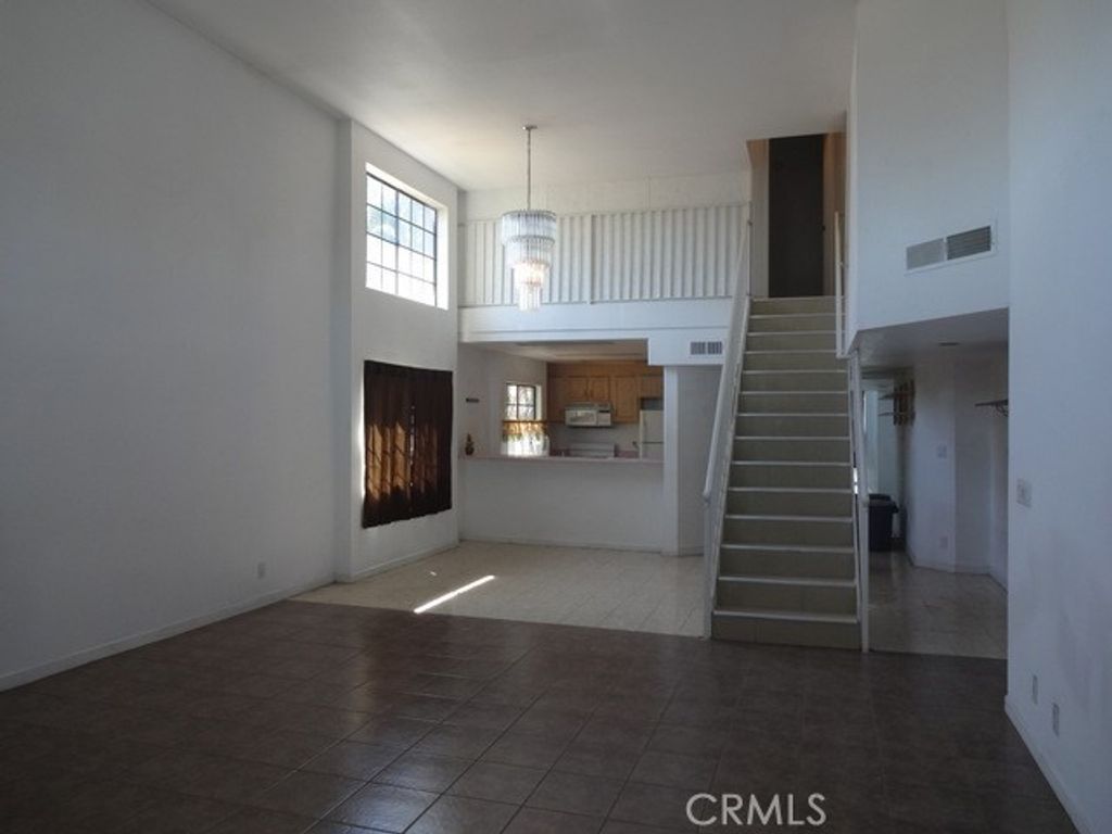 Image 16 of property listing at 11417 Culver Boulevard 2, Los Angeles, CA 90066