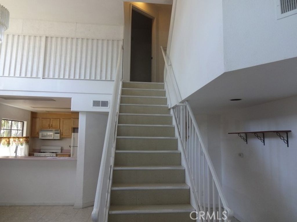 Image 21 of property listing at 11417 Culver Boulevard 2, Los Angeles, CA 90066