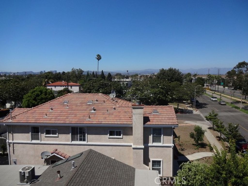 Image 29 of property listing at 11417 Culver Boulevard 2, Los Angeles, CA 90066