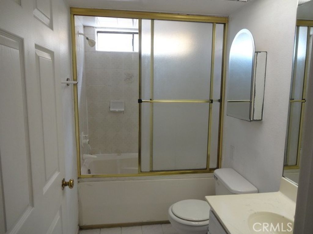Image 7 of property listing at 11417 Culver Boulevard 2, Los Angeles, CA 90066