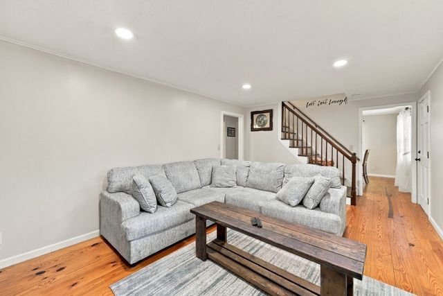 149 Boston Road, Palmer, MA 01069