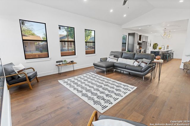 101 HAYNES, San Antonio, TX 78210