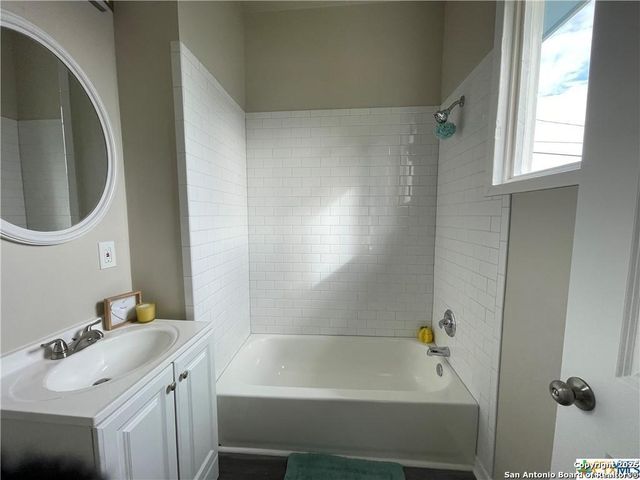 515 Mitchell Ave, Seguin, TX 78155