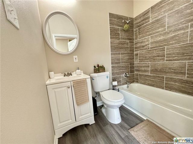 515 Mitchell Ave, Seguin, TX 78155