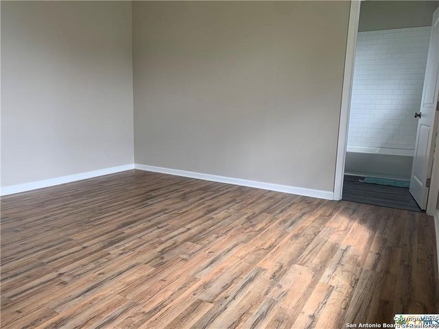 515 Mitchell Ave, Seguin, TX 78155