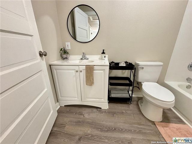 515 Mitchell Ave, Seguin, TX 78155