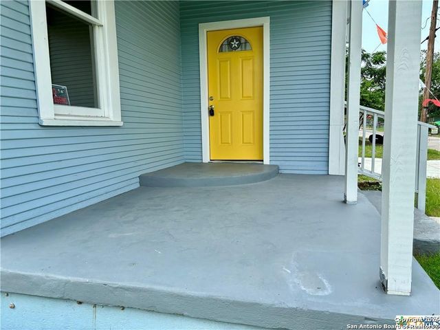 515 Mitchell Ave, Seguin, TX 78155