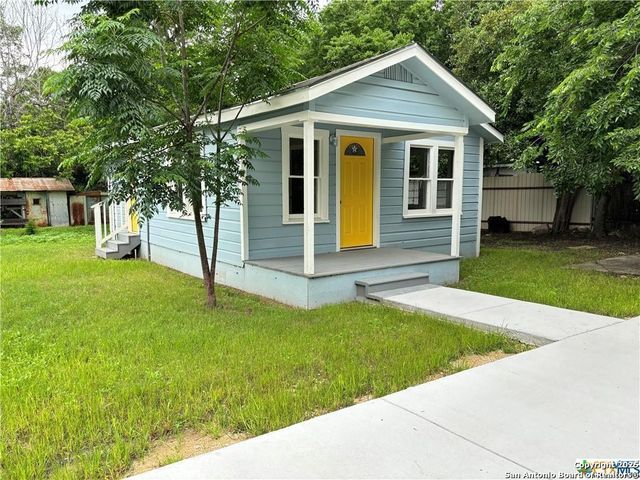 515 Mitchell Ave, Seguin, TX 78155