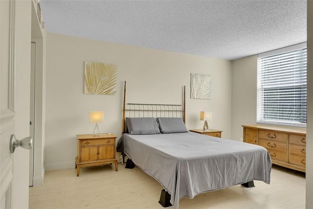 4898 NW 29th Court 304, Lauderdale Lakes, FL 33313