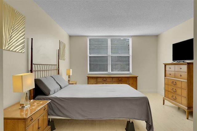 4898 NW 29th Court 304, Lauderdale Lakes, FL 33313