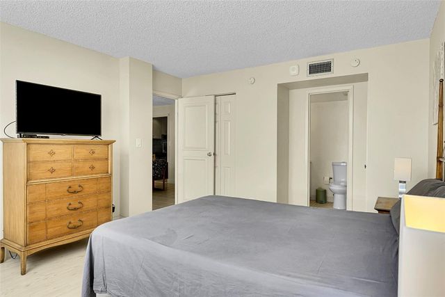 4898 NW 29th Court 304, Lauderdale Lakes, FL 33313