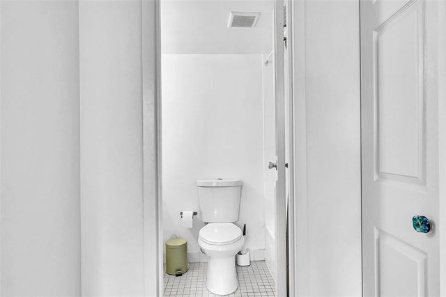 4898 NW 29th Court 304, Lauderdale Lakes, FL 33313