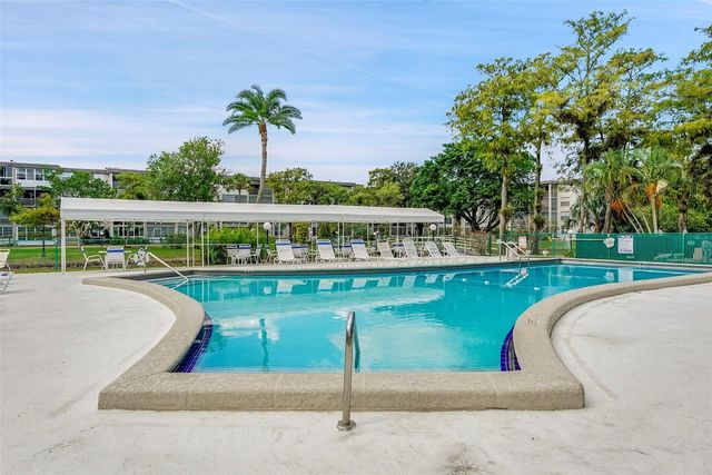 4898 NW 29th Court 304, Lauderdale Lakes, FL 33313