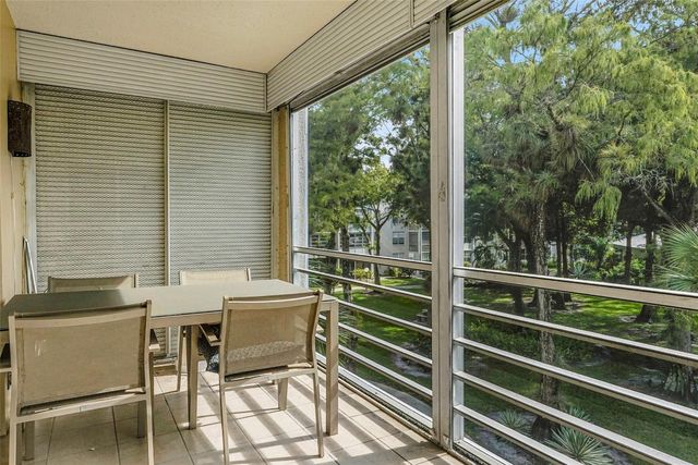 4898 NW 29th Court 304, Lauderdale Lakes, FL 33313