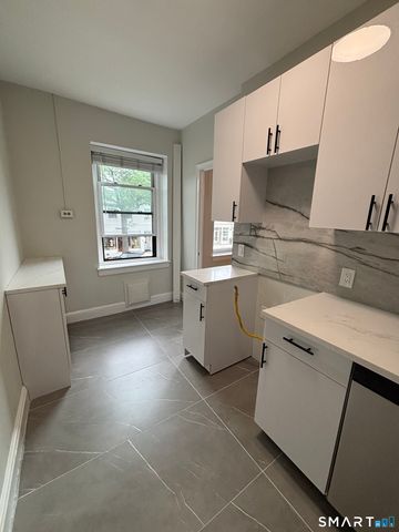271 Greenwich Avenue 1B, Greenwich, CT 06830
