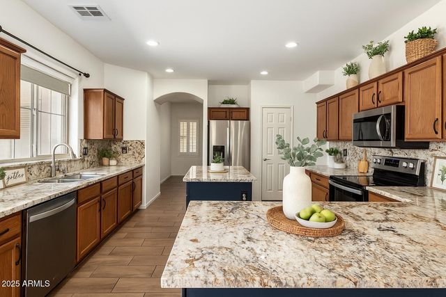 16510 W TETHER Trail, Surprise, AZ 85387