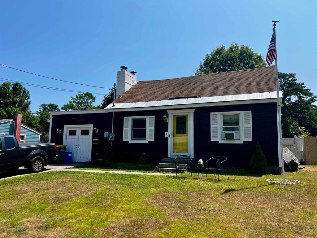 5 Russell Street, Rochester, NH 03867