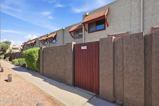 2724 W MCLELLAN Boulevard 119, Phoenix, AZ 85017