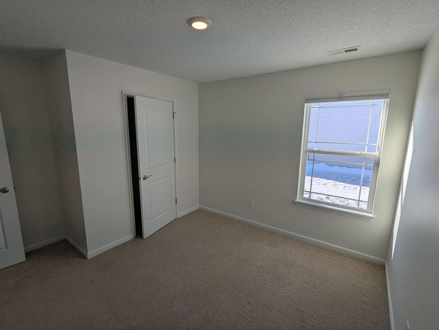 1479 Livingston Lakes Way, Fort Wayne, IN 46818