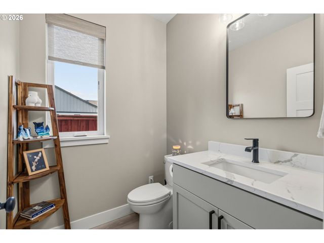 87716 OAKS ORCHARD Rd, Veneta, OR 97487