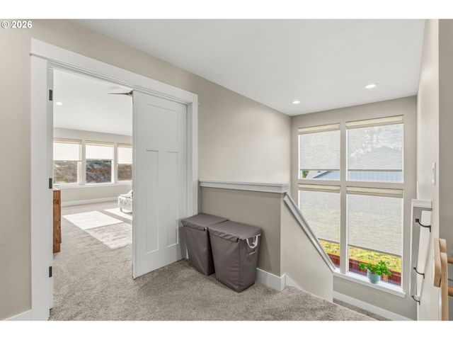 87716 OAKS ORCHARD Rd, Veneta, OR 97487